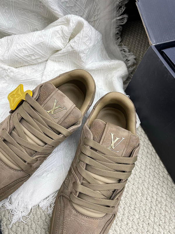 LV Trainer Sneaker Taupe Suede Mesh 611159