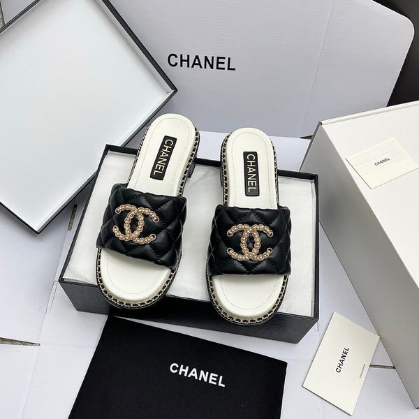 CC 26SS Black White Gold Quilted Lambskin 726542