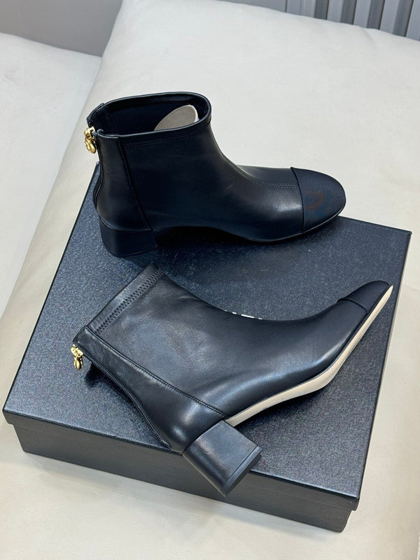 CC 26FW Ankle Boot Black Sheepskin Fabric 621274