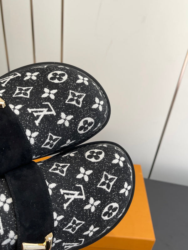 LV Cosy Flat Slippers Comfort Clog Black Leather Monogram Fur 533467