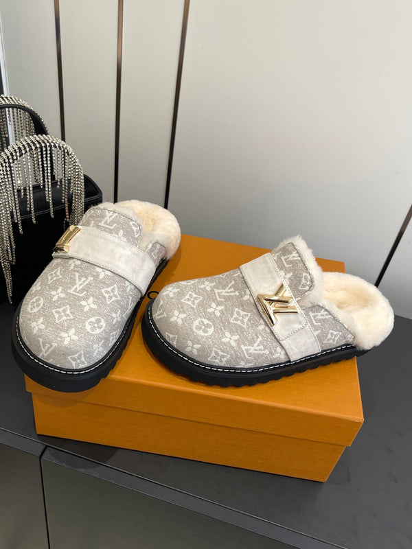 LV Cosy Flat Slippers Comfort Clog Light Khaki Beige Leather Monogram Fur 533470