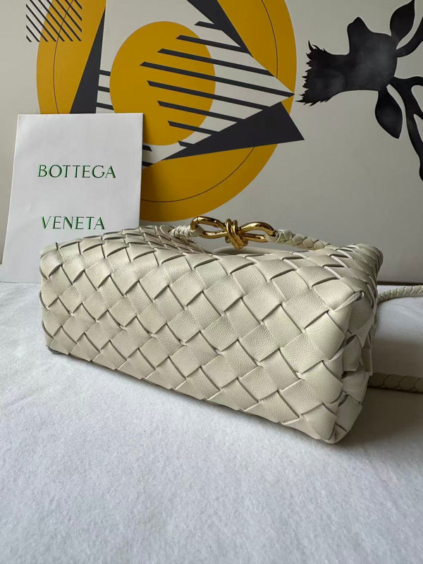 BV Small Andiamo Bag 20cm Ecru Intrecciato Leather 291450