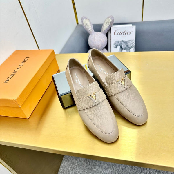 LV 25C Capri Loafer Cream Wrinkled Cowhide 219931