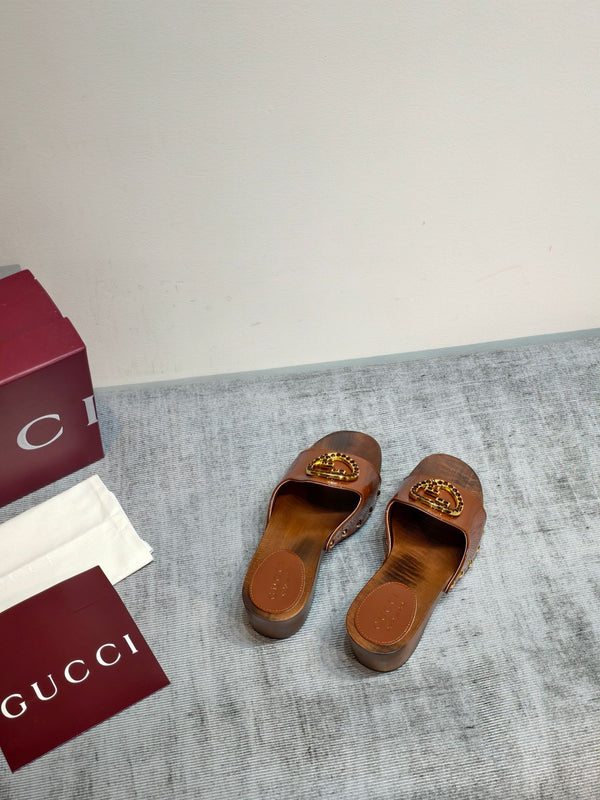 GG Wooden Clog Sandals Brown Patent Leather 864266