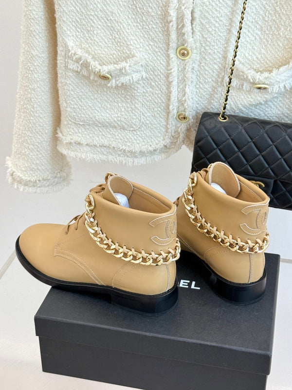 CC Classic Large Chain Martin Booots Beige Sheepskin 404669