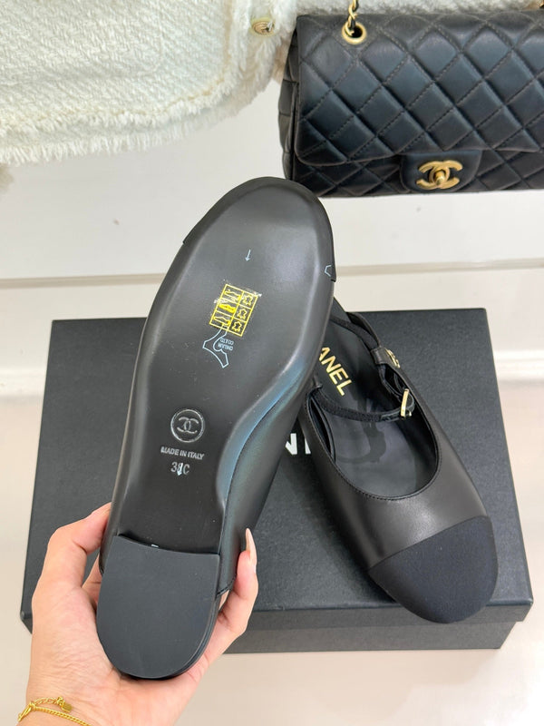 26C Two-tone Double C Flat Shoes Black Sheeskin 557688