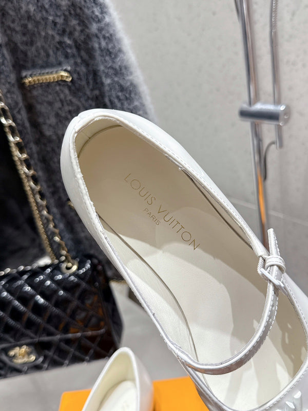 LV Swing Ballet Flat White Patent Leather 610708