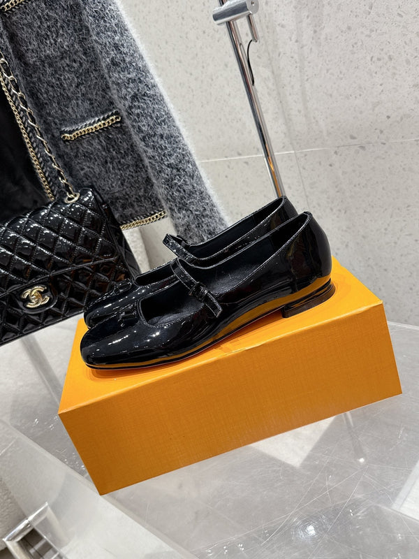 LV Swing Ballet Flat Black Patent Leather 610711