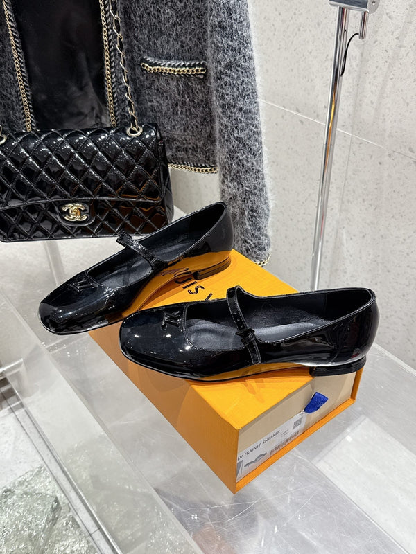 LV Swing Ballet Flat Black Patent Leather 610711