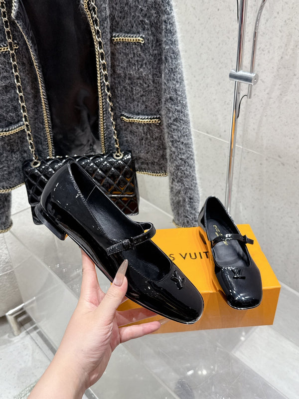 LV Swing Ballet Flat Black Patent Leather 610711