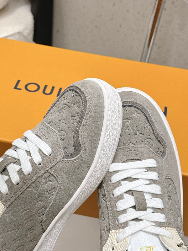 LV Stadium Sneaker Grey Suede 610788