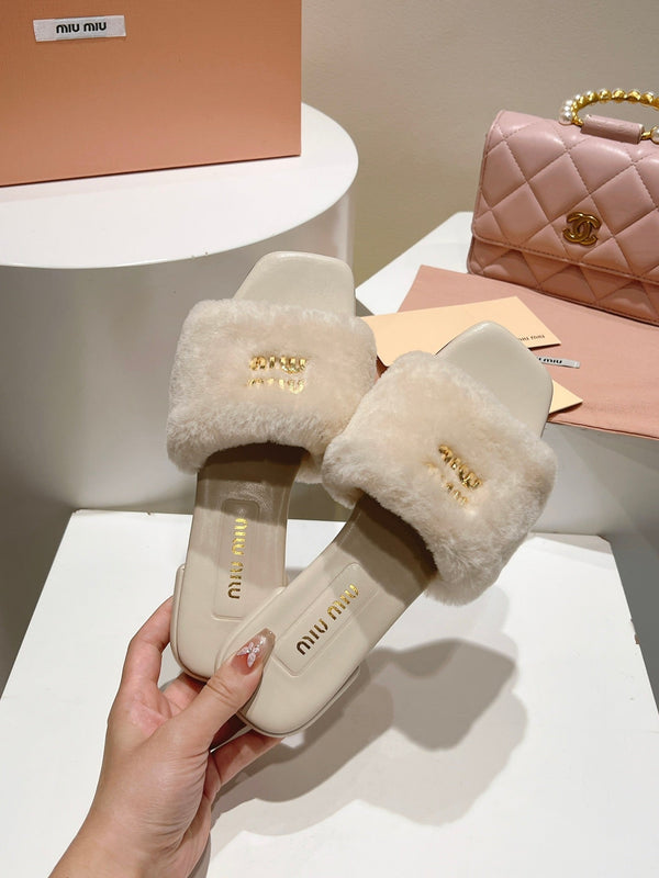 Miu Slides Light Beige Leather Fur 739562
