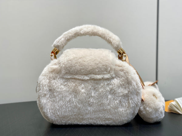 LV Cozygram Ski Capusnow Bag Cream Fleece