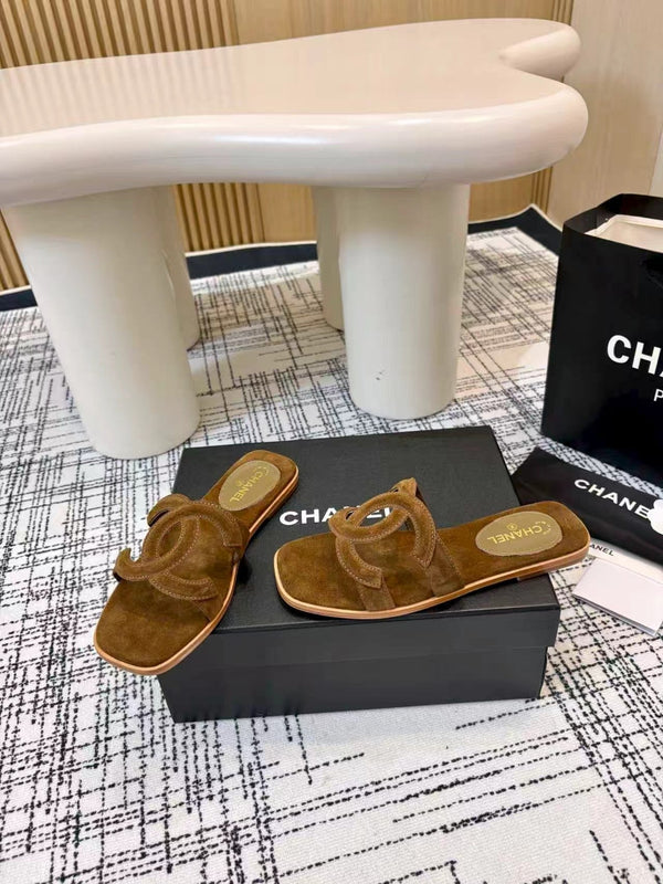CC 26s Open-toe Sandal Coffee Suede 681946