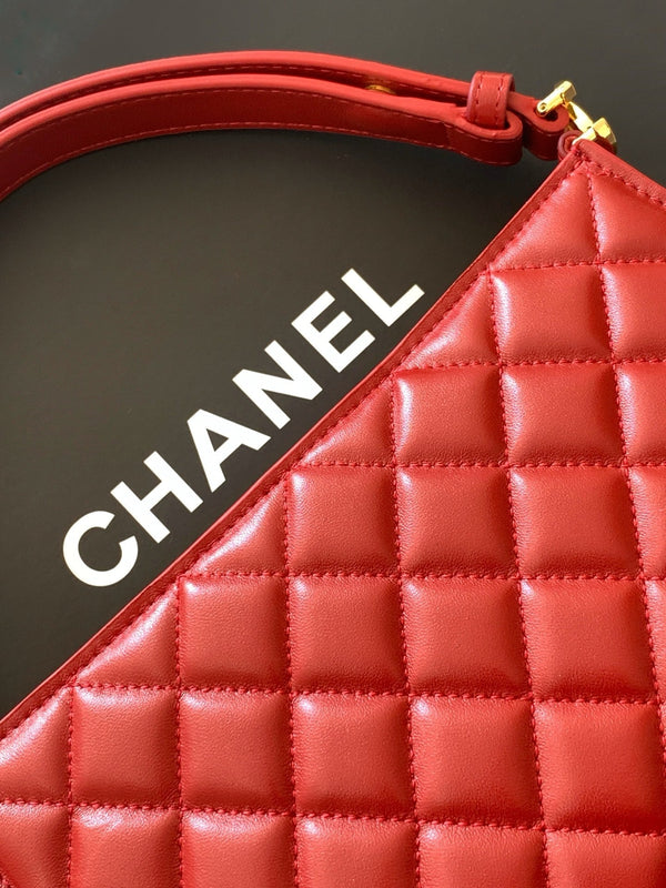CC AS6045 Hobo Bag 22cm Red Quilted Calfskin