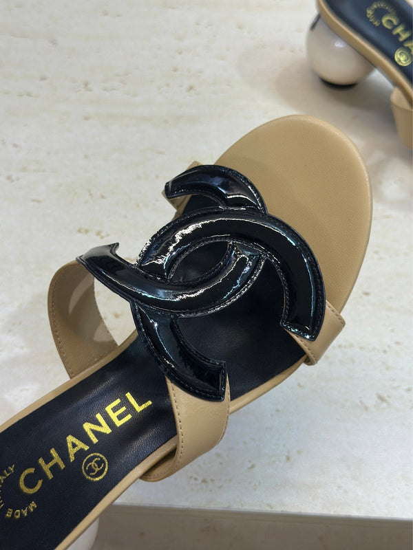 CC 26s Round Toe Open Toe Cutout Sandals 7cm Black Beige in Calfskin 761935