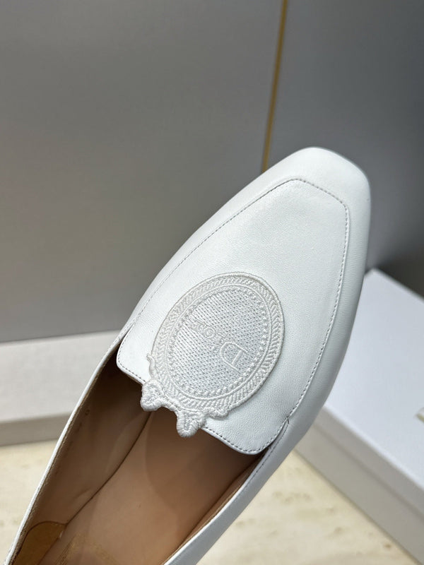 CD 26s Médaillon Loafers White Leather 118458