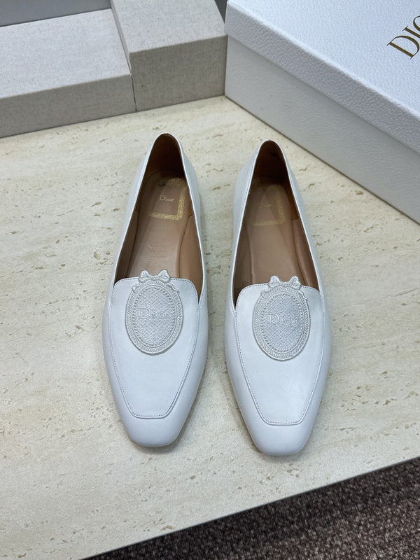 CD 26s Médaillon Loafers White Leather 118458