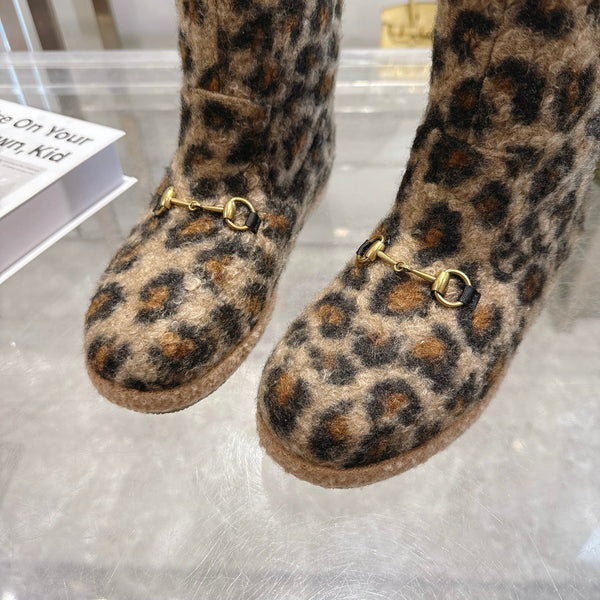 GG Horsebit Snow Leopard Woolen Fleece 576258