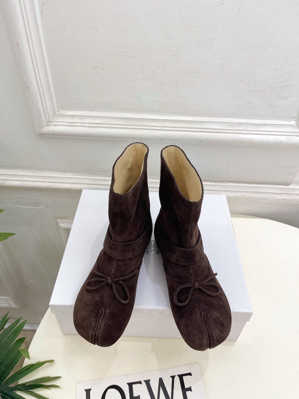 MM Tabi Ankle Boots Dark Brown Suede 112267