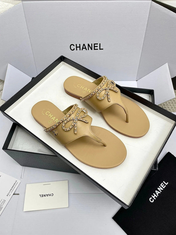 CC 26s Thong Sandals Beige Sheepskin 645321