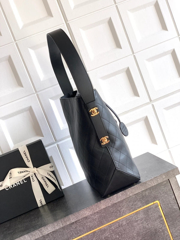 Chanel 2026 Bag 32cm Black Calfskin 331125