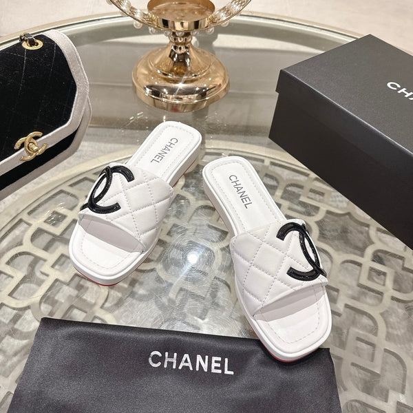 CC 26s Platform Slippers White Black Sheepskin 627073
