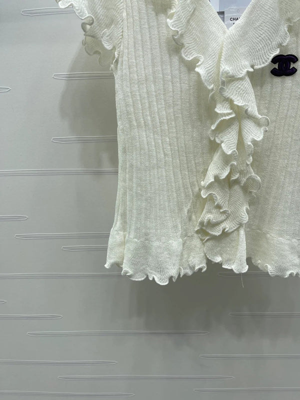 Chanel 2026 Ruffled Knit V-neck Short-sleeved T-shirt White Wool 356523