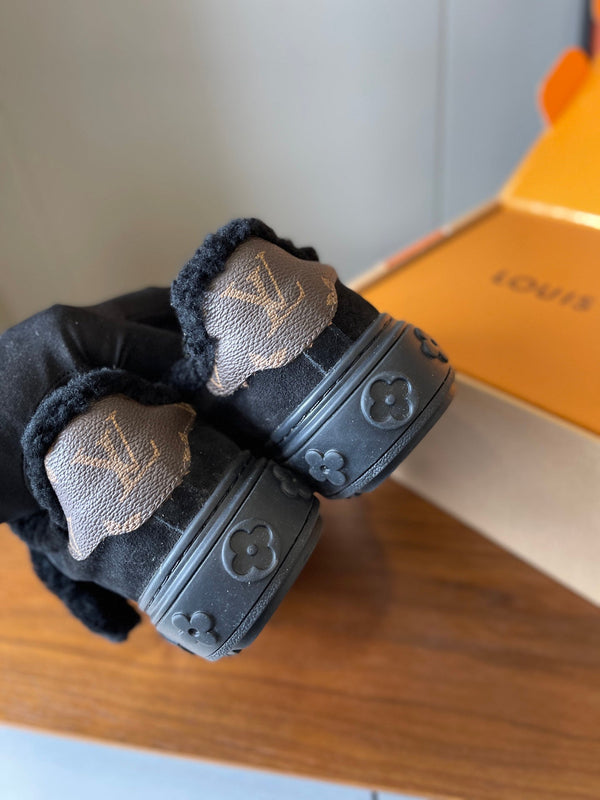 LV 26s Platform Sneakers Black Suede Wool 621158