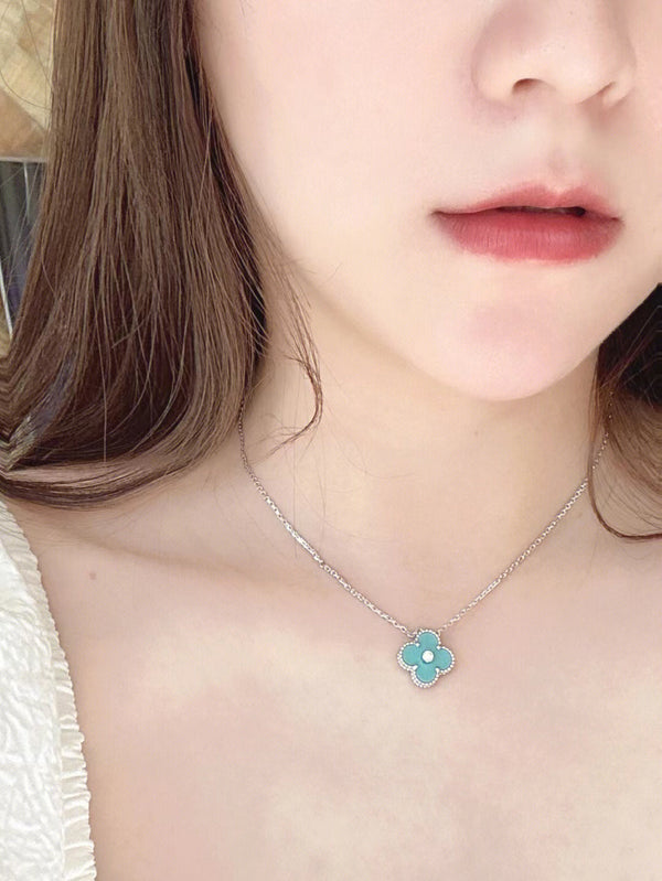 CLOVER 1 DIAMOND LIGHT BLUE SILVER NECKLACE