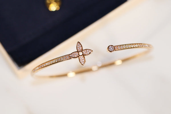 LV IDYLLE GOLD OPEN BRACELET DIAMOND PAVED