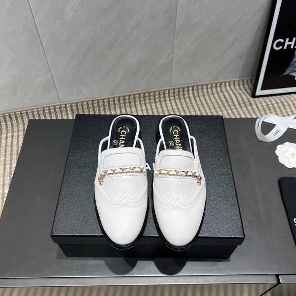 CC 25S Round Toe Chain Loafer Half Slippers in White Cowhide 442535