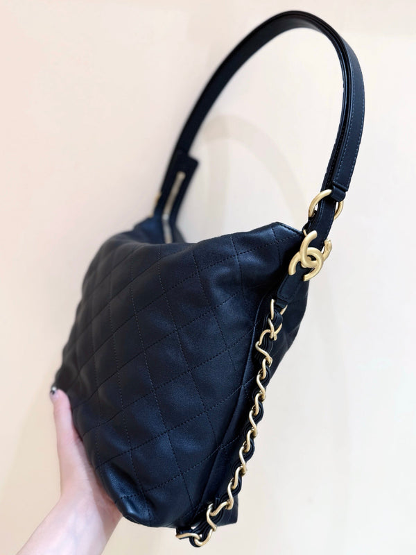 CC 25S Hobo Dual-Use Bag in Black Cowhide
