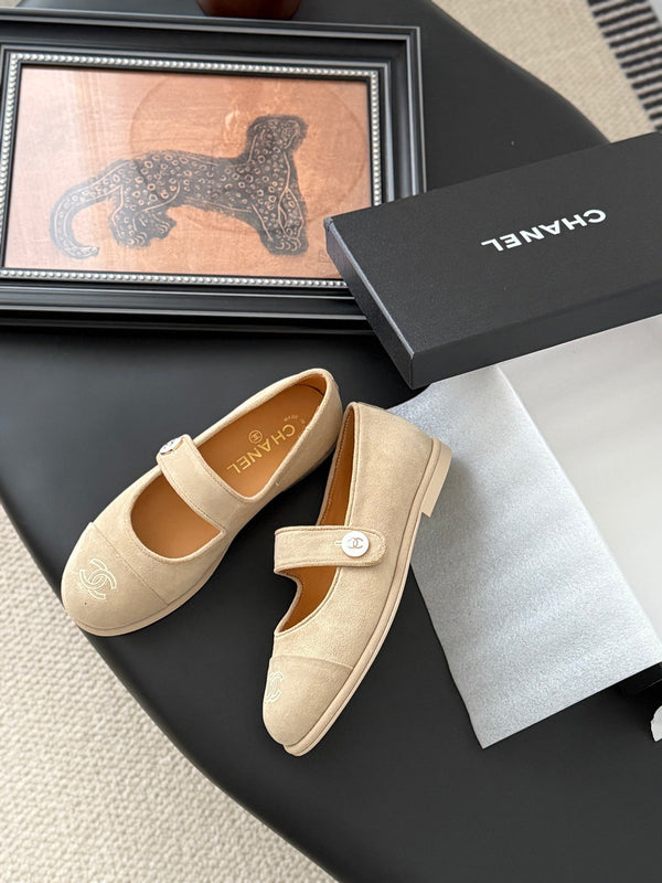 CC 25K Mary Jane Flats Beige Suede 458758