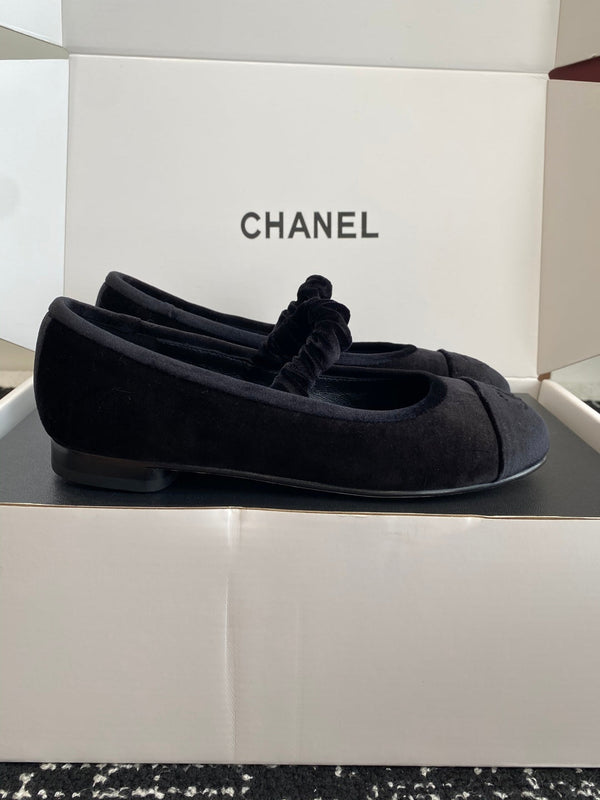 CC 25SS Embroidered Double C logo Mary Janes Black Suede 473423