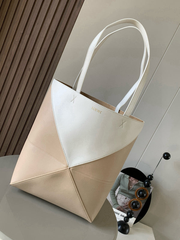 LOE 31 Medium Puzzle Fold Tote In Asphalt Beige/White Glossy Cowhide 274315