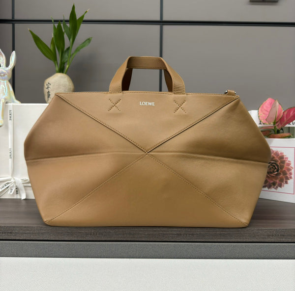 Loewe Puzzle Fold Handbag in Glossy Brown Cowhide Leather 274274