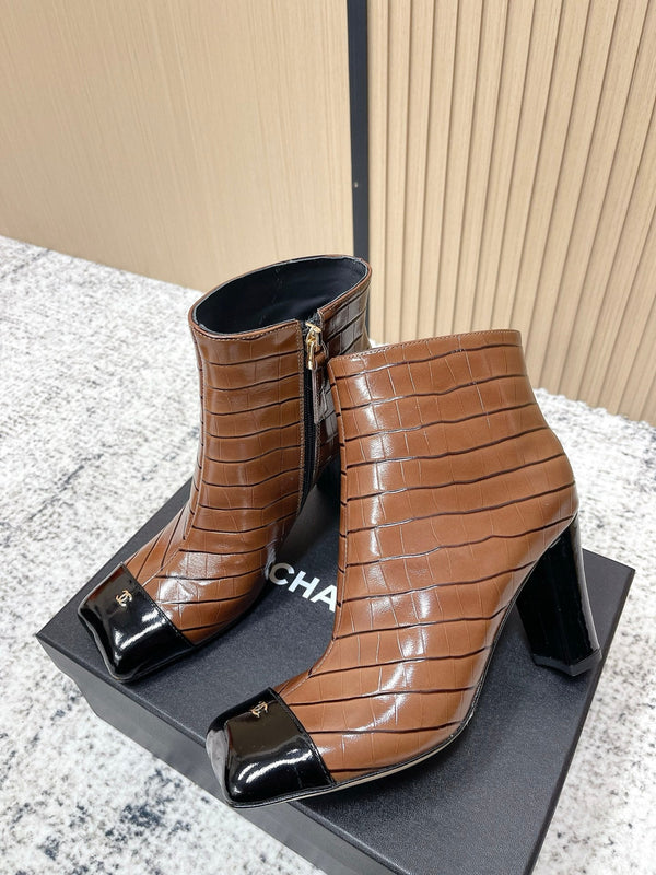CHANEL Fall/Winter Chelsea Brown Short Boots in Cowhide 591405