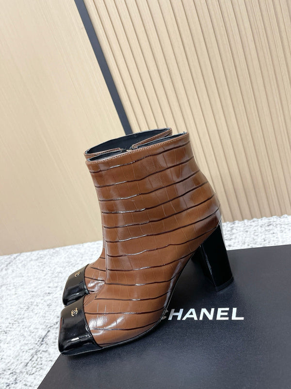 CHANEL Fall/Winter Chelsea Brown Short Boots in Cowhide 591405