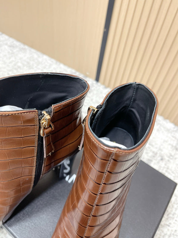 CHANEL Fall/Winter Chelsea Brown Short Boots in Cowhide 591405