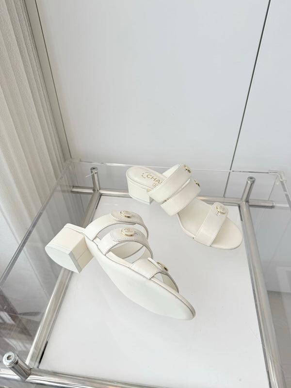 Chanel 26 Turnlock 40 White Sandal Mule in Lambskin 597399