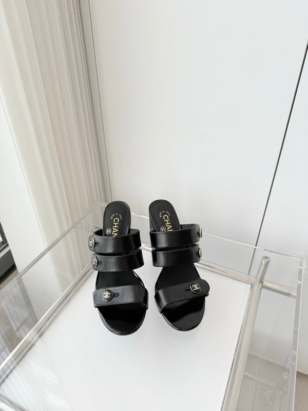 Chanel 26 Turnlock 85 Black Sandal Mule in Lambskin 597392