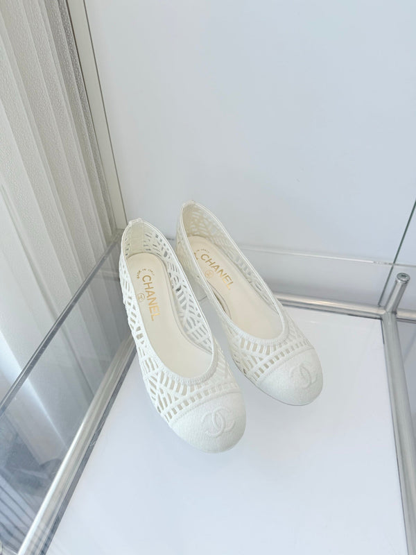 Chanel 26 Ladies 50 Ballet Flats White in Fabric 597342