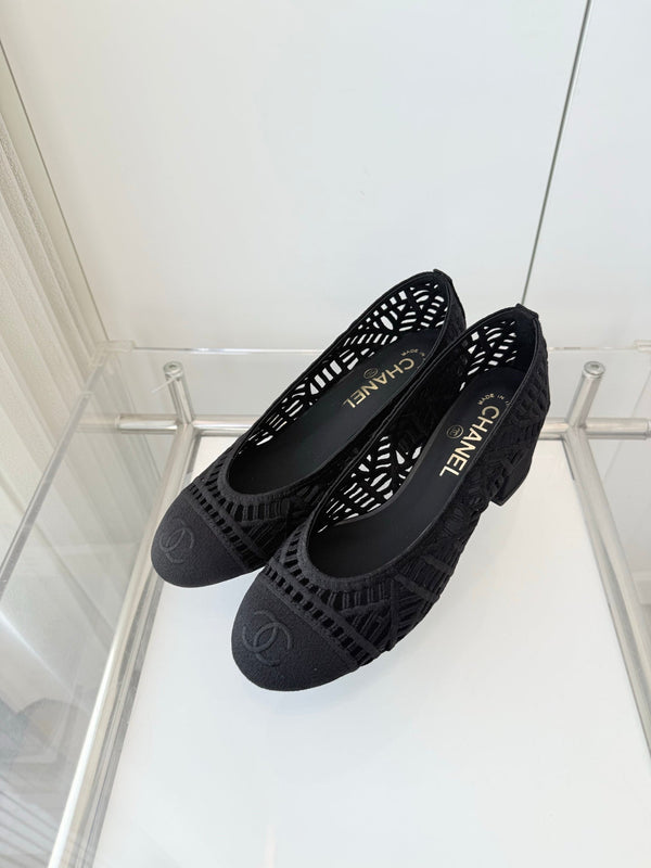 Chanel 26 Ladies 50 Ballet Flats Black in Fabric 597340