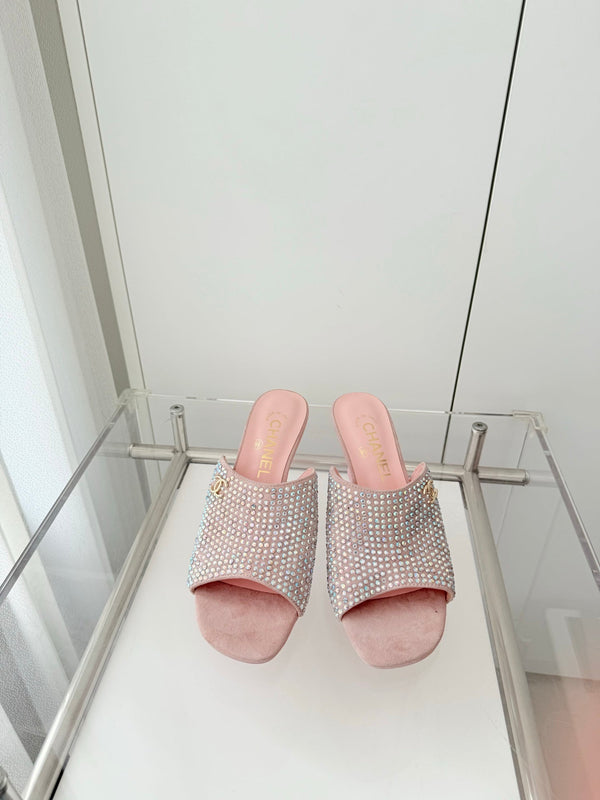 CC 26 Sandal 70 Pink Rhinstone Deer Hide 597374