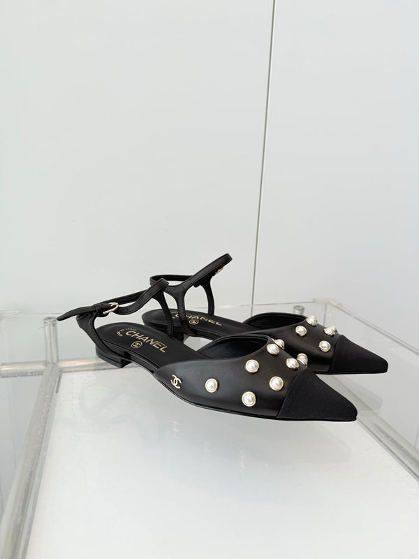 CC 26 Heeled Slingback With Pearl Toe Black in Lambskin 597324
