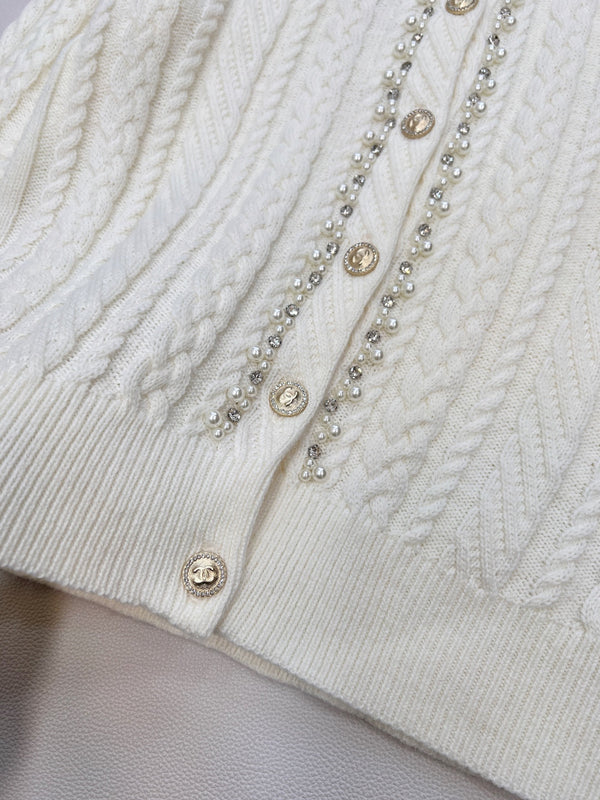 Chanel Cable Knit Crew Neck Cardigan White in Wool 799518