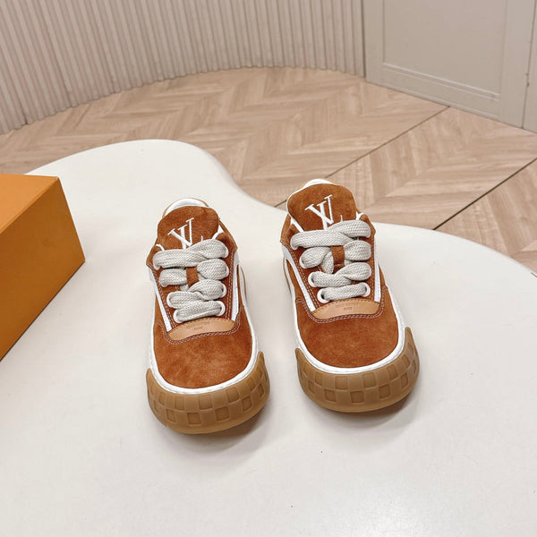 LV 2026 Tilted Sneaker Orange Suede 600680