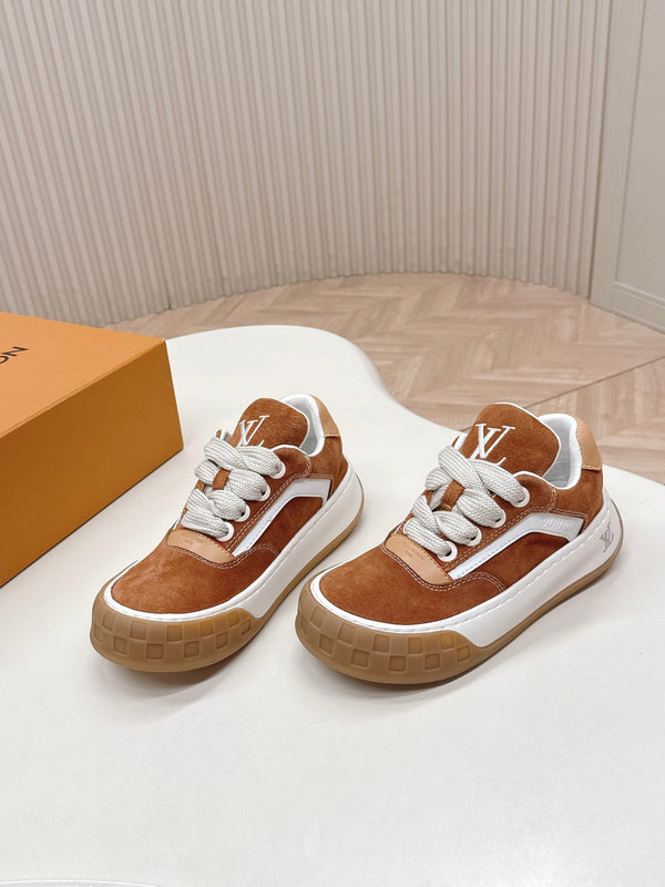 LV 2026 Tilted Sneaker Orange Suede 600680