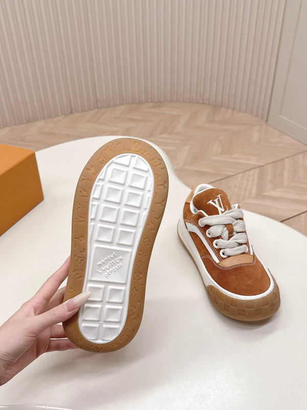 LV 2026 Tilted Sneaker Orange Suede 600680
